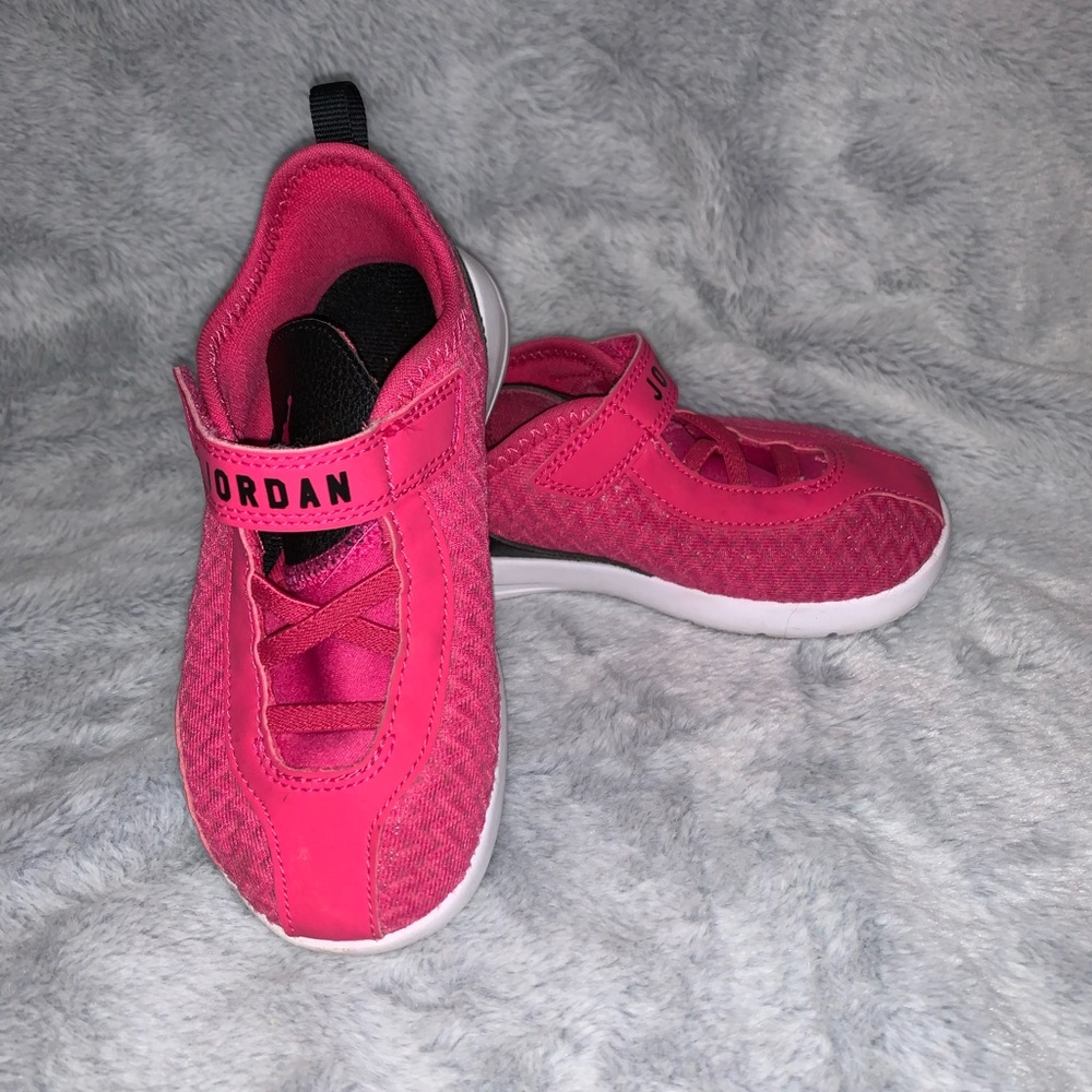 Girls Jordan shoes size 10c